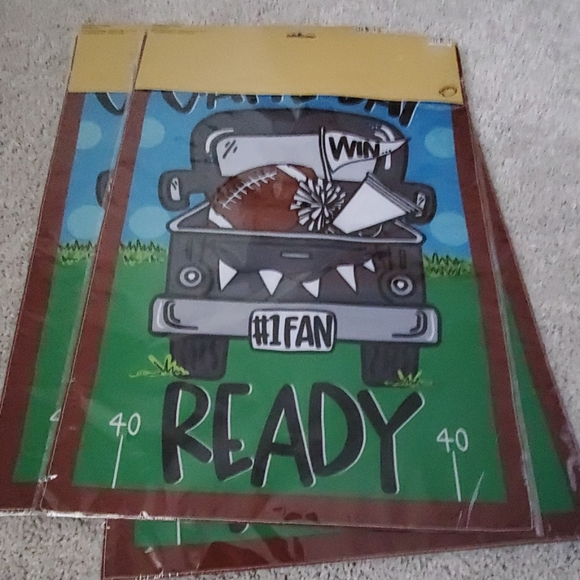 NWT  FOOTBALL GARDEN FLAG - Picture 2 of 2